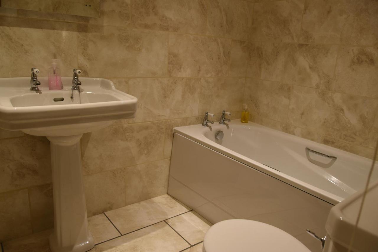 Manor Farm Egerton Bed & Breakfast Malpas  Dış mekan fotoğraf